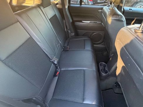 Used 2016 Jeep Compass Latitude image 32