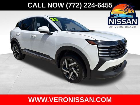 Used 2025 Nissan Kicks SV FWD image 1
