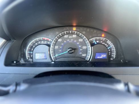 Used 2014 Toyota Camry XLE image 13