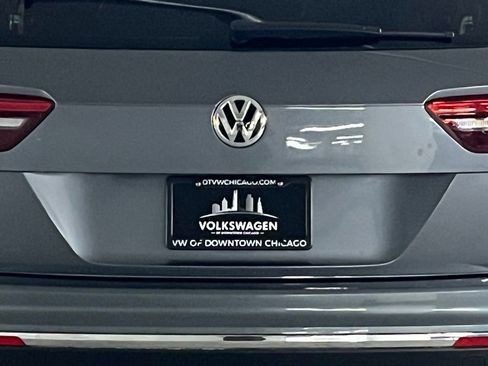 Certified 2021 Volkswagen Tiguan SE w/ Panoramic Sunroof Package image 36