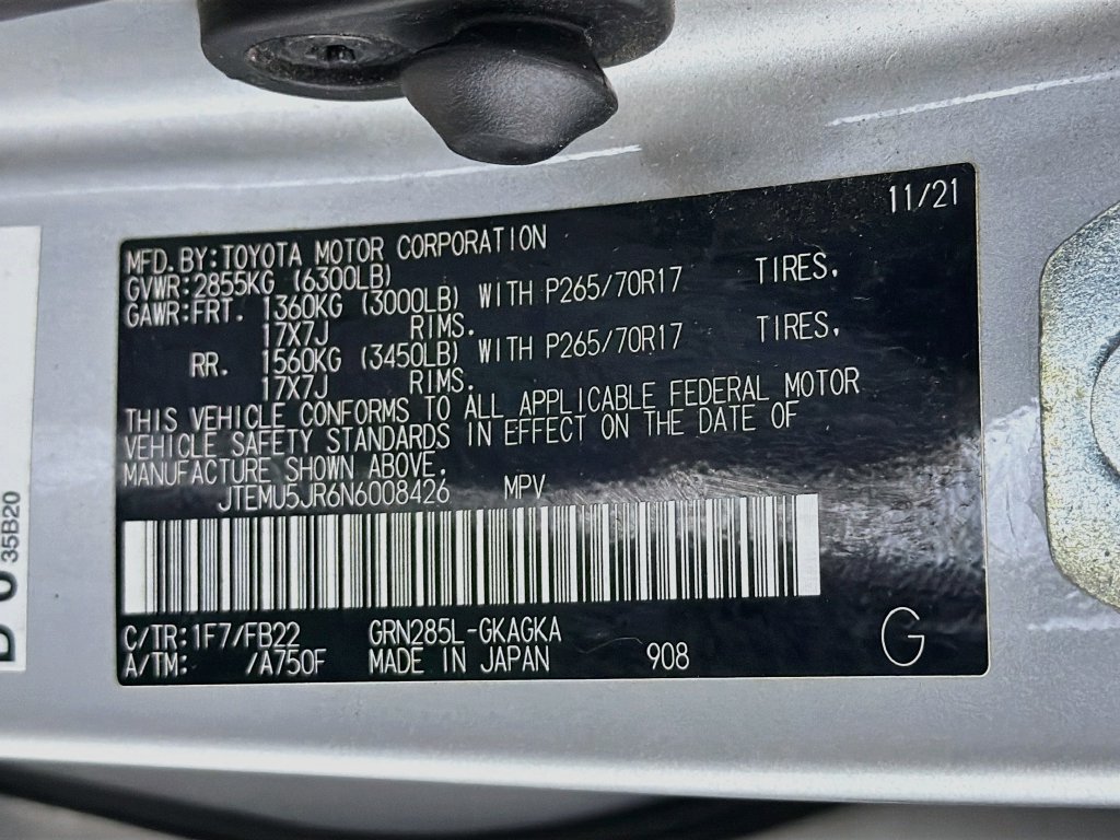 Used 2022 Toyota 4Runner SR5 AWD/4WD image 28