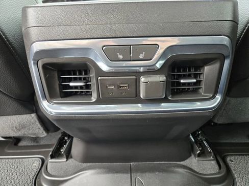 Used 2023 GMC Sierra 2500 Denali w/ Denali Black Diamond Edition AWD/4WD image 17
