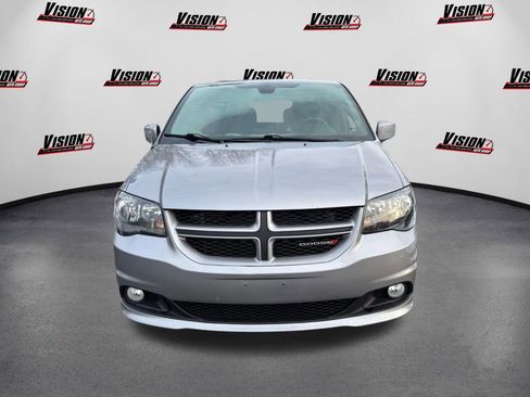 Used 2018 Dodge Grand Caravan GT image 2