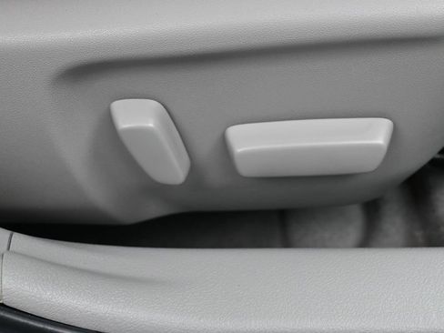 Used 2016 Toyota Camry XLE image 36