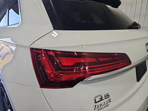 Used 2023 Audi Q5 2.0T Premium Plus w/ Premium Plus Package AWD/4WD image 36