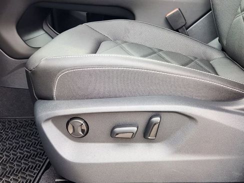 New 2025 Volkswagen Atlas SE image 18