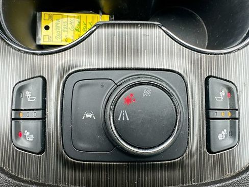 Used 2023 GMC Acadia SLT w/ LPO, Floor Liner Package FWD image 22