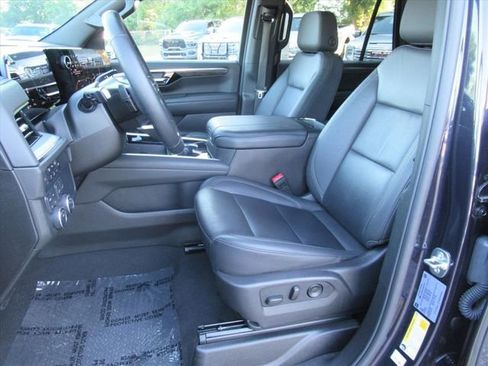 Used 2025 Chevrolet Tahoe Z71 AWD/4WD image 17