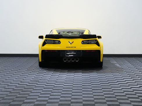 Used 2017 Chevrolet Corvette Z06 w/ Z07 Performance Package RWD image 7