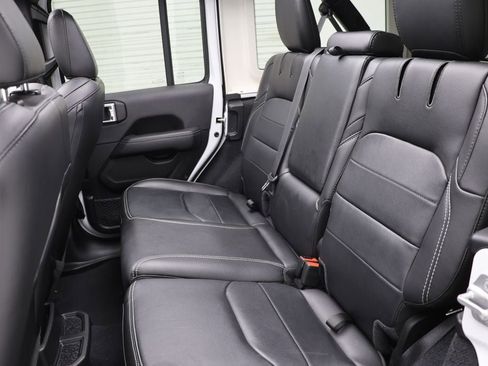 Used 2023 Jeep Wrangler Unlimited Sahara image 12