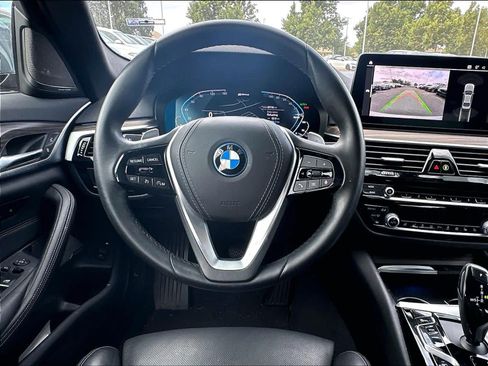 Used 2023 BMW 530e w/ Premium Package RWD image 11