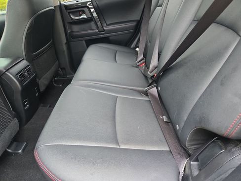 Used 2018 Toyota 4Runner TRD Off-Road Premium AWD/4WD image 19