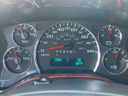 Used 2022 Chevrolet Express 2500 w/ Enhanced Convenience Package image 36