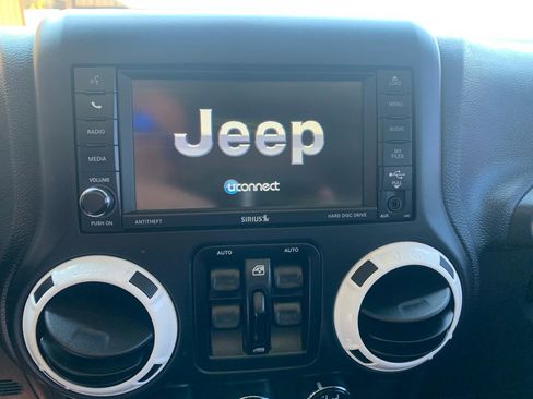 Used 2015 Jeep Wrangler Unlimited Sahara AWD/4WD image 23