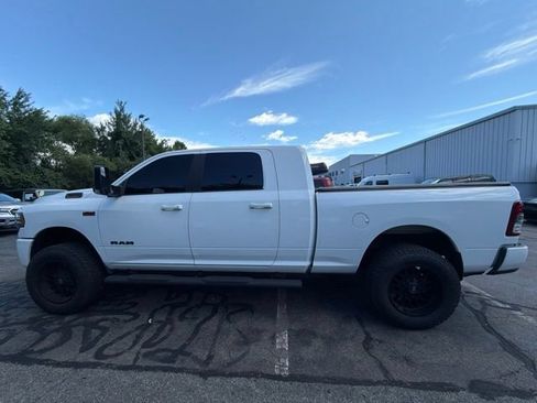 Used 2022 RAM 2500 Big Horn w/ Night Edition AWD/4WD image 8