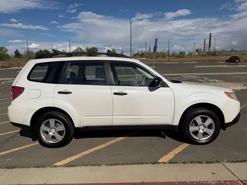 Used 2012 Subaru Forester 2.5X w/ Alloy Wheel Pkg AWD/4WD image 4