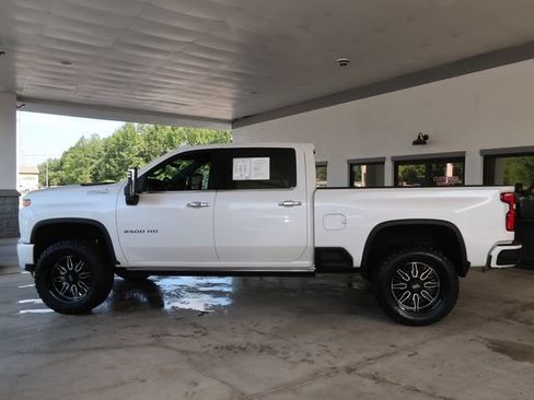 Used 2023 Chevrolet Silverado 2500 High Country w/ Z71 Off-Road Package AWD/4WD image 4