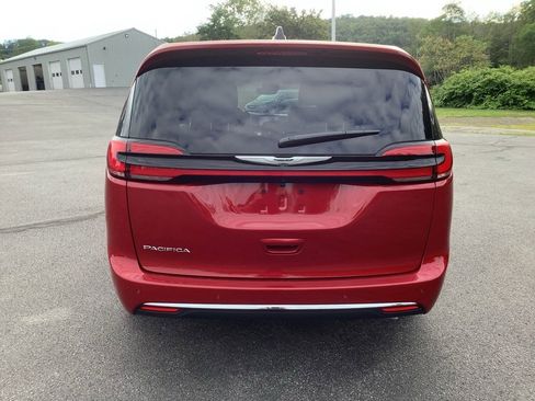 New 2026 Chrysler Pacifica Select image 5