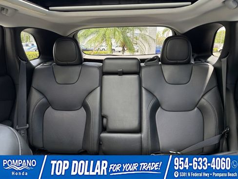 Used 2023 Jeep Cherokee Altitude Lux w/ Lux Elite Package AWD/4WD image 16