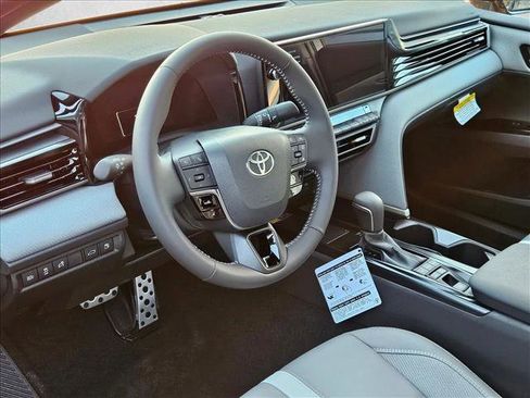 New 2025 Toyota Camry SE image 3