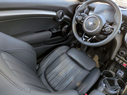 Used 2021 MINI Cooper S w/ Driver Assistance Package image 28