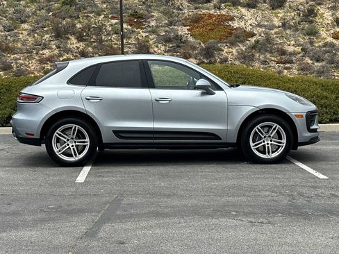 Used 2025 Porsche Macan image 9