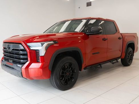 Used 2023 Toyota Tundra SR5 w/ SR5 Convenience Package AWD/4WD image 6