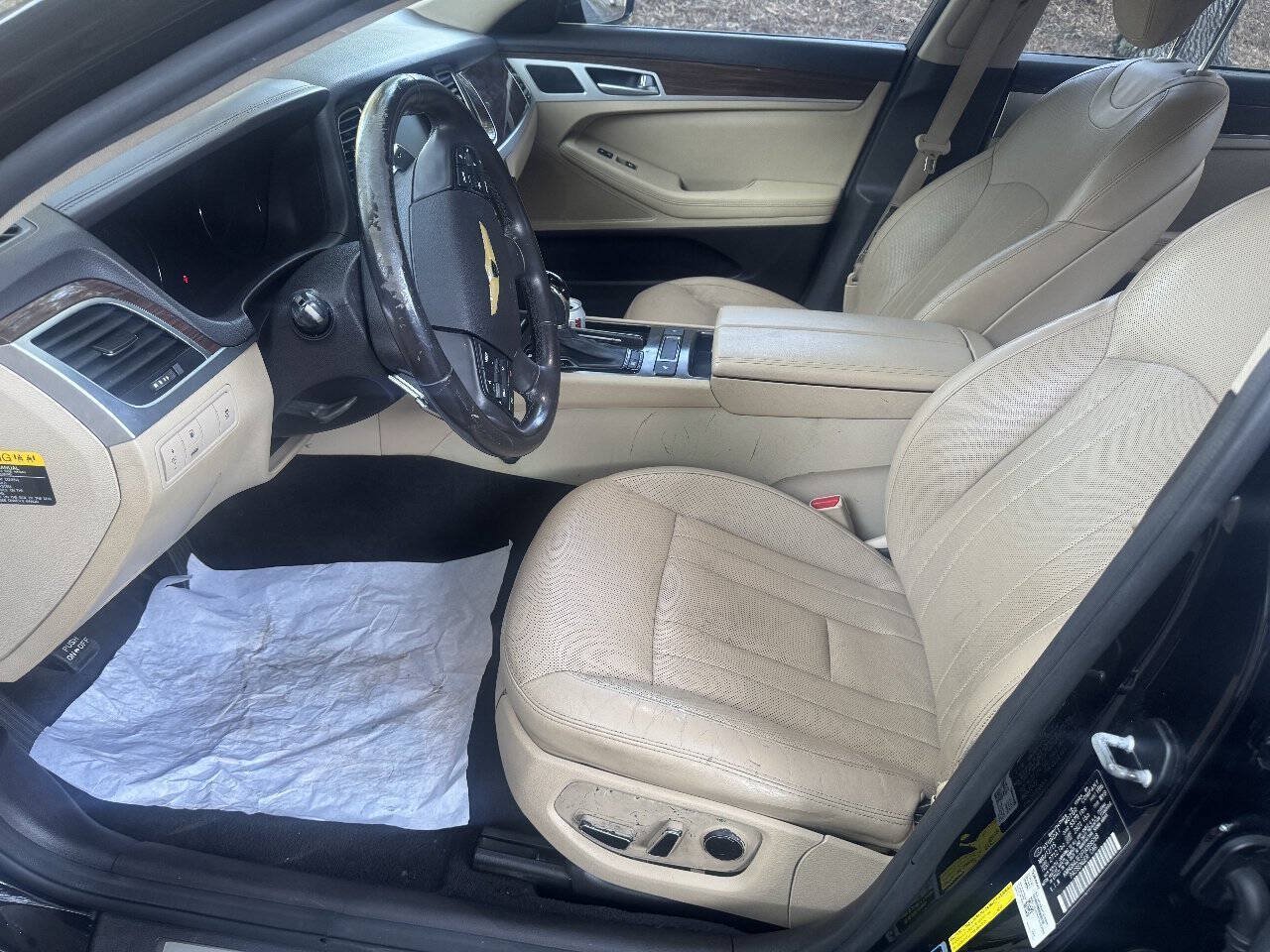 Used 2015 Hyundai Genesis 3.8 RWD image 12