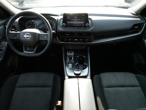 Used 2025 Nissan Rogue SV AWD/4WD image 10