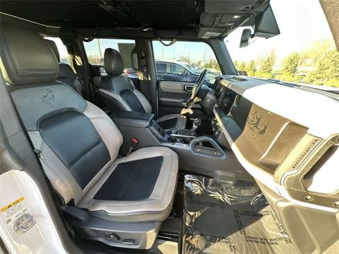 Used 2023 Ford Bronco Wildtrak image 22