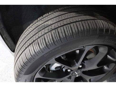 Used 2023 Chrysler Pacifica Touring-L w/ S Appearance Package image 11