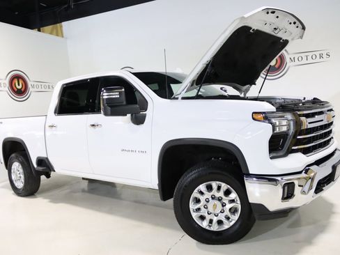 Used 2024 Chevrolet Silverado 2500 LTZ image 28