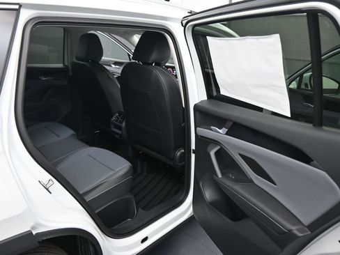 New 2026 Volkswagen Tiguan SE image 42