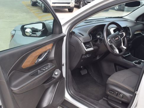 Used 2018 GMC Terrain SLE w/ LPO, Cargo Package image 8