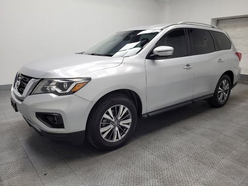 Used 2019 Nissan Pathfinder SL FWD image 2