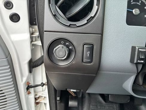 Used 2015 Ford F250 XL w/ Power Equipment Group AWD/4WD image 17