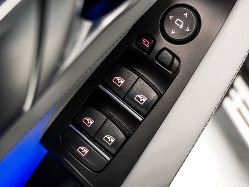 Used 2024 BMW X5 xDrive50e image 26