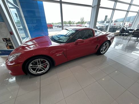 Used 2007 Chevrolet Corvette Z06 w/ Preferred Equipment Group RWD image 2
