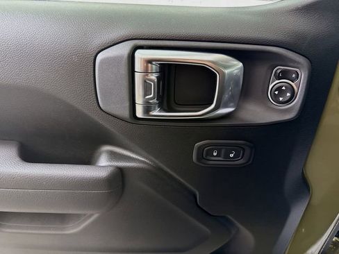 New 2025 Jeep Wrangler Unlimited Rubicon w/ Convenience Group AWD/4WD image 17