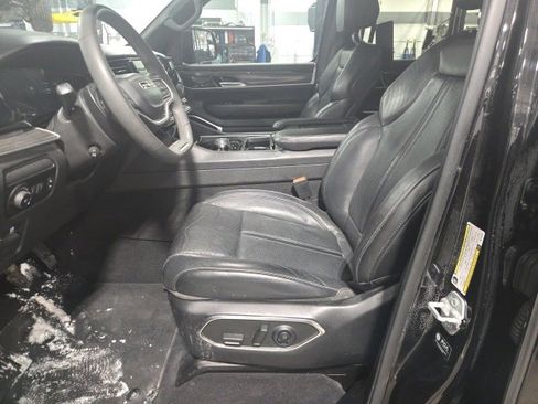 Used 2022 Jeep Wagoneer Series III w/ Premium Group I image 14