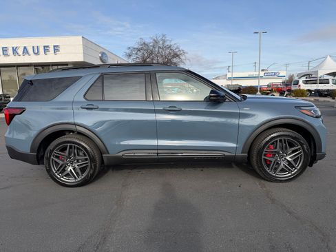New 2026 Ford Explorer ST-Line w/ ST-Line Street Pack image 2