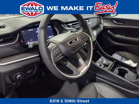 New 2025 Jeep Grand Cherokee Limited w/ Luxury Tech Group II image 9