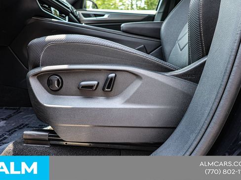 Used 2025 Volkswagen Atlas Cross Sport SE FWD image 19