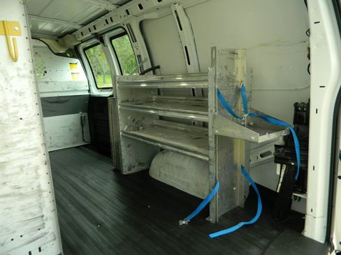 Used 2015 Chevrolet Express 2500 RWD image 11