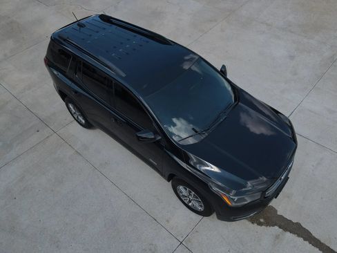 Used 2017 GMC Acadia SLE w/ Driver Alert Package I AWD/4WD image 48