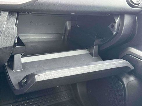 Certified 2022 Toyota Tacoma TRD Off-Road image 29