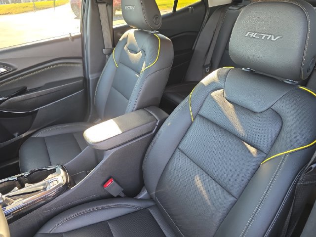 Certified 2025 Chevrolet Trax ACTIV FWD image 16