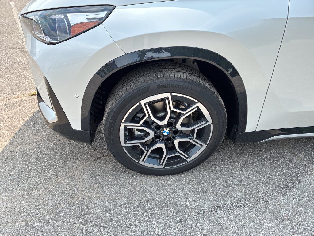 New 2027 BMW X1 xDrive28i AWD/4WD image 9
