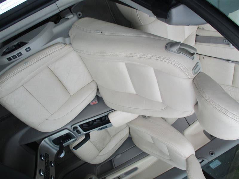 Used 2009 Volvo C70 T5 FWD image 10