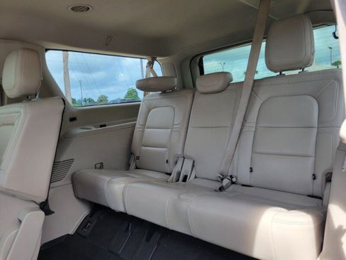 Used 2020 Lincoln Navigator L Reserve w/ Luxury Package AWD/4WD image 28